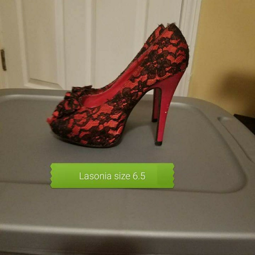 Lasonia size 6.5 heels